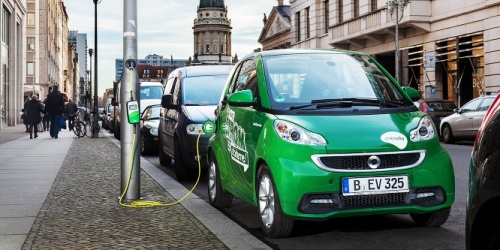 Siemens setzt auf Ladesäulen an Straßenlaternen